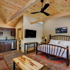 The Lodge by Sunapee Stays, hotell i Sunapee