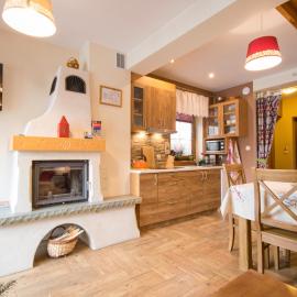 Domek z kominkiem przy Termach - dostępna Sauna, Hotel in Szaflary