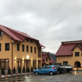 CASA LENDEL, hótel í Bîrsana