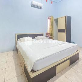 Pinrang में, होटल Homestay Tirtasari Pinrang City Center Mitra RedDoorz