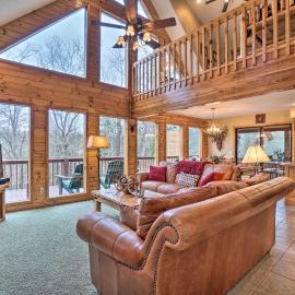 Fire Pit + Views: Family Cabin on Table Rock Lake