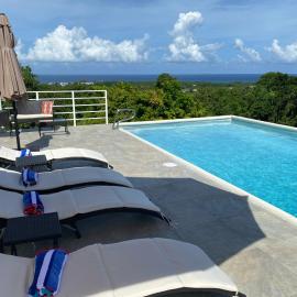 RunAway to Tranquility, overlooking the Bay, hotel sa Runaway Bay