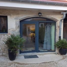 Gite du Cours St Mauris Authentique et moderne, hotel u gradu 'Dole'