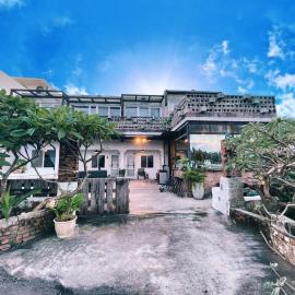 墾丁 Sky Villa 工業風設計 包棟民宿 – hotel w mieście Eluan