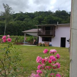 Sitio Casa na Árvore、オルレアンスのホテル