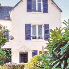 Lovely Home In Chateauneuf Du Faou, hotel a Saint-Thois
