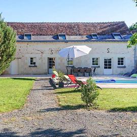 Awesome Home In Thilouze, hôtel à Thilouze