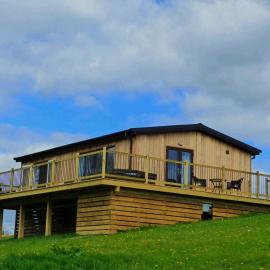 Shropshire Lodges - Romantic Luxury Hot Tub Breaks, hotel in Bridgnorth