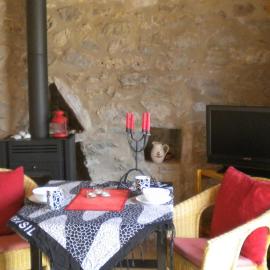 Amygdalia, a Stone House in a quiet landscape, hotel in Leonidio