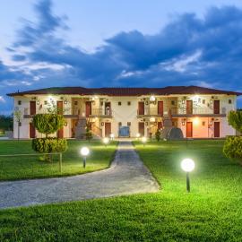 Studios Anna, hotel in Vourvourou