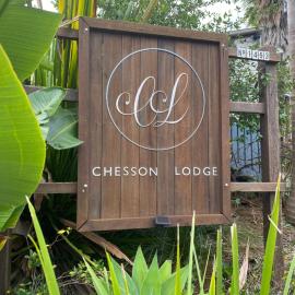 Chesson Lodge、Ukiのホテル