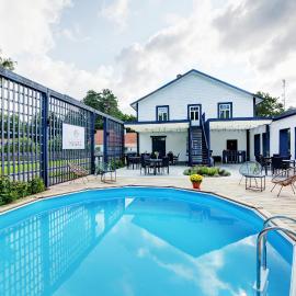 Tõstamaa Meierei Hotel, hotel sa Tõstamaa