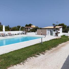 Fèdeli House Pool, готель у місті Ното