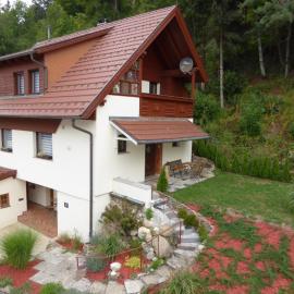 Ambiente Chalet Julienhöhe, hotel in Niederdorf