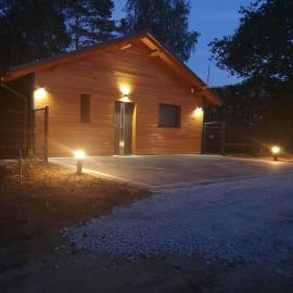 Domek pod sosnami, hotel in Dominice