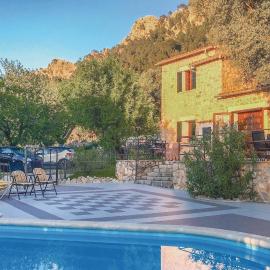 Beautiful Home In Estellencs, Hotel in Estellenchs
