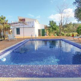 2 Bedroom Gorgeous Home In Algaida, hotelli Algaidassa
