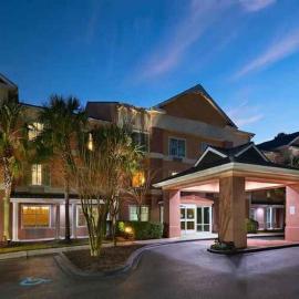 Okatie Hilton Head Hotel، فندق في بلوفتن
