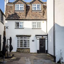 Bay Cottage - AUTUMN SPECIAL - Book 3 nights in September, October or November and enjoy your 4th night completely FREE!