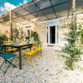 New Agriloft 4 Palms clima, giardino e Wi-Fi a 50 mt dal mare, hotelli kohteessa Bordighera