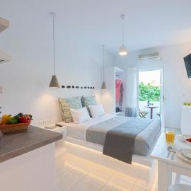 Gaia lux inn, hotel u gradu Pachaina