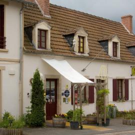 Au Coeur de Meaulne, hotel v mestu Meaulne