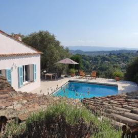 Pool House Matisse in large park with heated pool