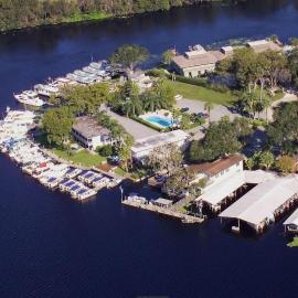 Hontoon Landing Resort & Marina: De Land şehrinde bir otel