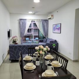 HOMESTAY D'Univ 360 PLACE, hotel in Seri Kembangan