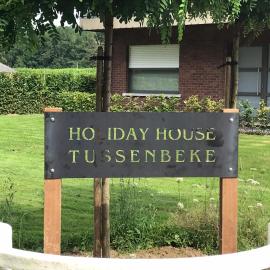 Tussenbeke, hotel din Lede