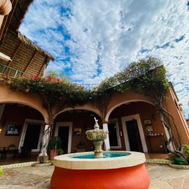 Hotel Casa María Félix, khách sạn ở Álamos
