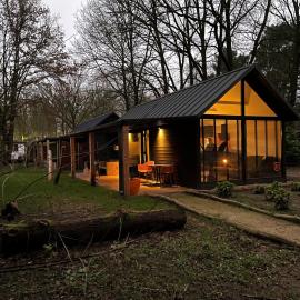Tiny Lodges for2 - Kempenbos, hotel v destinaci Diessen
