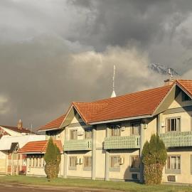 Stork Nest Inn, hotel en Smithers