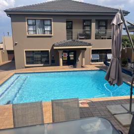Thokomala Guest House, hotel a Germiston