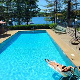 Birch Knoll Motel, hotel a Laconia