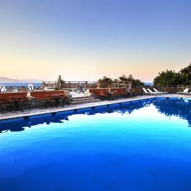 Elpida Village, ξενοδοχείο στο Ίστρο