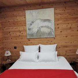 Le Renne Blanc Pyrénées de France, hotel in Font-Romeu