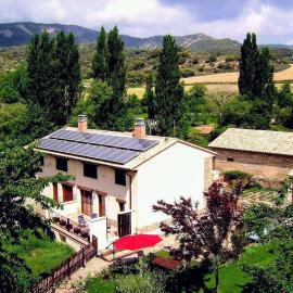 Casa Rural Las Lezas, hotel i Biel