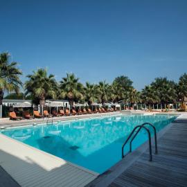 Holiday Marina Resort, хотел в Гримо