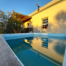 Wolverfontein Karoo Cottages, hotell i Ladismith
