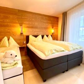 Apartments Steinbock - Mountain Views & Central Location