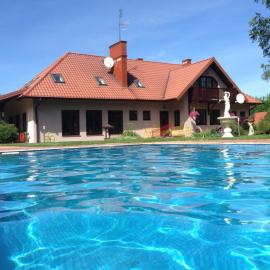 Pensjonat u Alexa, hotel sa Załuski