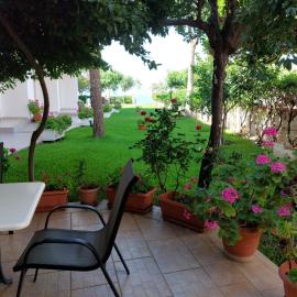 Posidonia Pension, hotel din Amarinthos