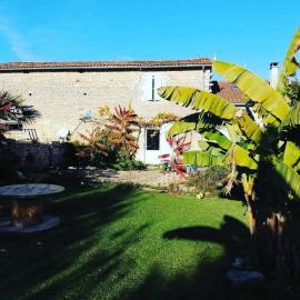 Angouleme - Nid Charentais pool jacuzzi