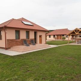 NATURA Vendégházak, Hotel in Demjén