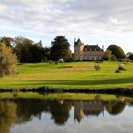 Château de Boisgelin - Hôtel & Restaurant Mathieu Kergourlay, готель у місті Pléhédel
