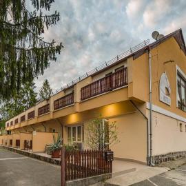 Lipicai Hotel és Étterem, ξενοδοχείο σε Szilvasvarad