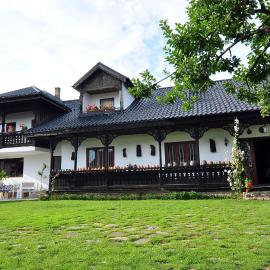 B&B Popamuseum Tarpesti, hotel v destinaci Tîrpeşti