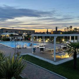Hotel Bussana, hotel u gradu 'Porto Tolle'