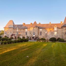 Le Château de la Roque Hôtels, hotelli kohteessa Hébécrevon
